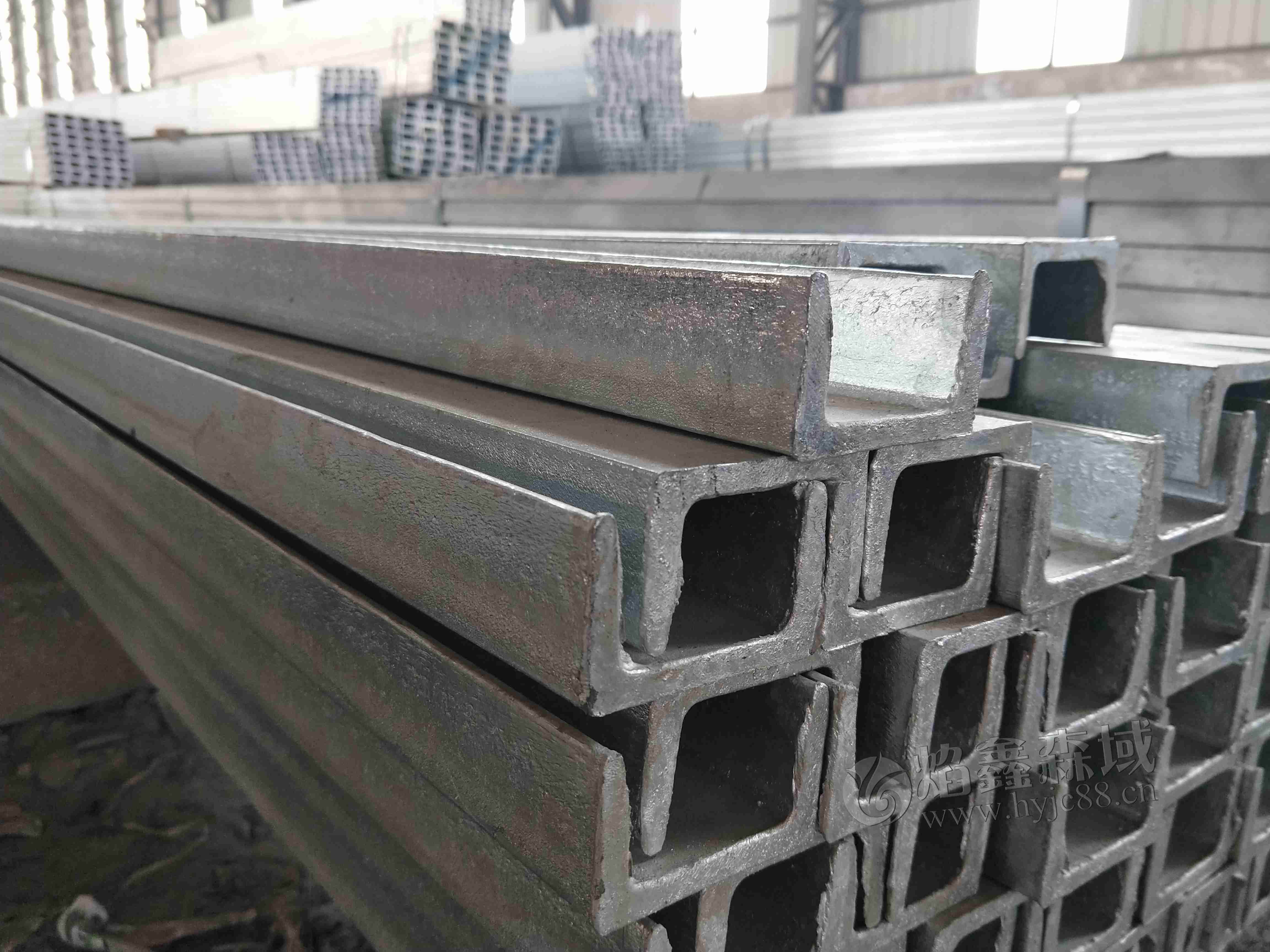 北京槽钢生产厂家为您介绍槽钢表面处理的注意事项