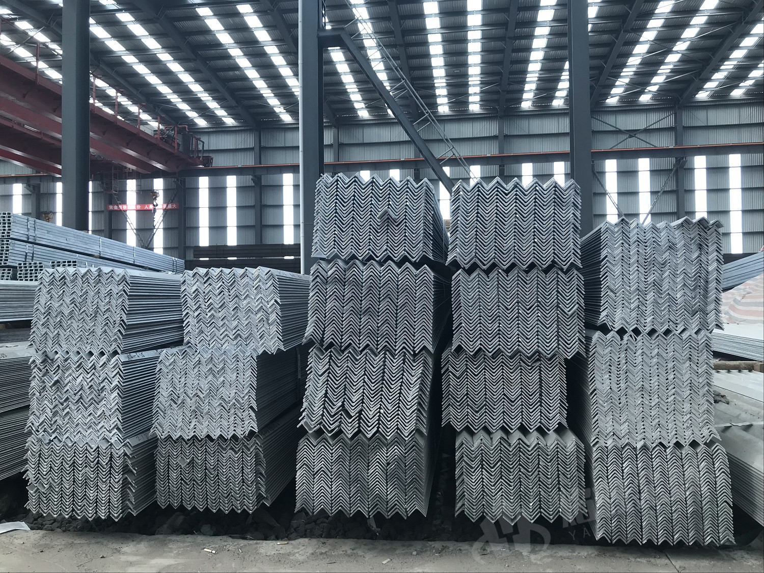 【陕西】镀锌角钢的外观质量标准是怎样规定的？